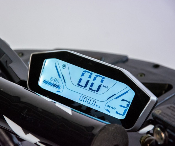 ua-XTR-VENOM-1500WRED-03.jpg